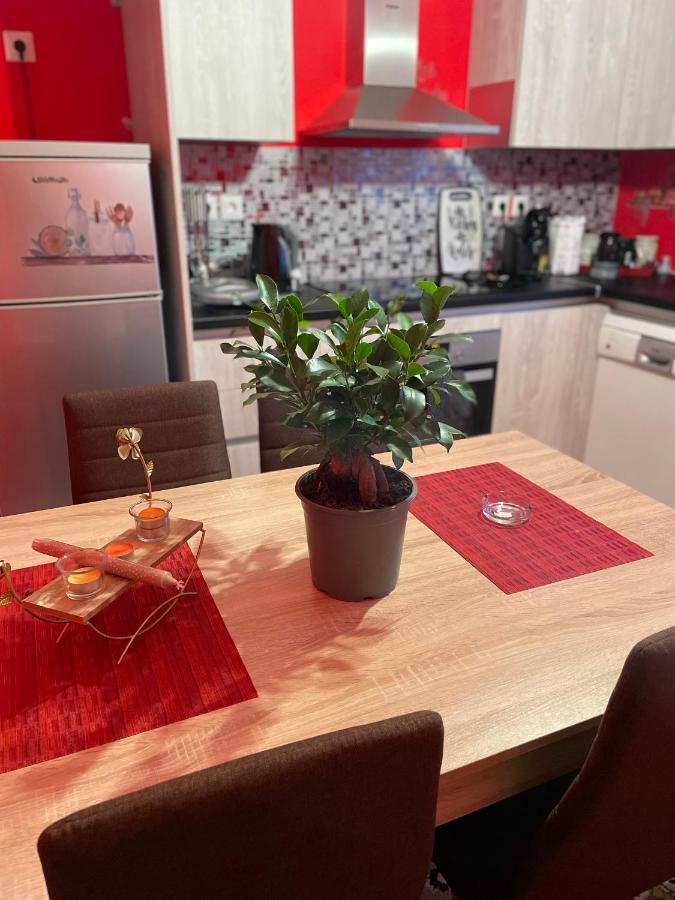 Home Nadia Corinth 外观 照片
